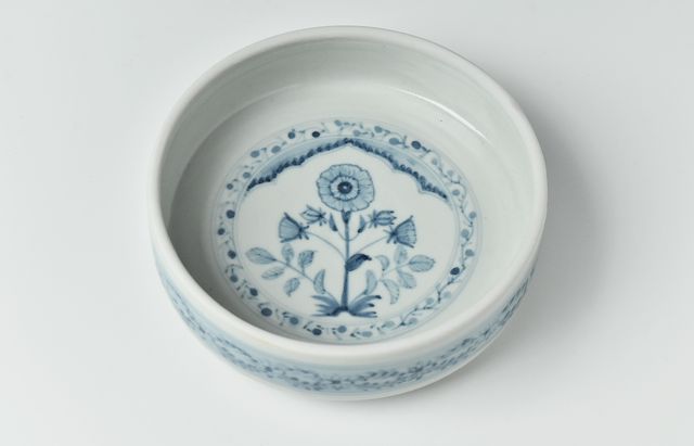 稲村真耶 花文5寸蓋物 ｜ 暮らしのうつわ花田 和食器 通販