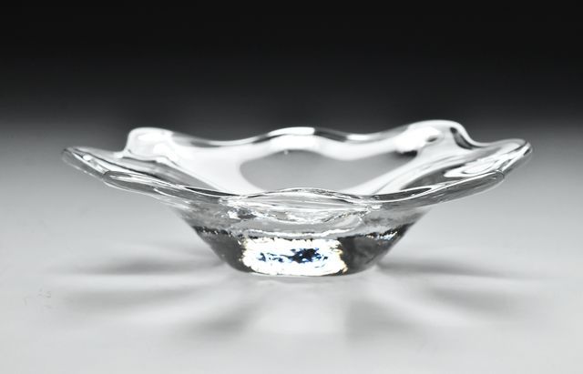 西山芳浩さんの菱形のお皿