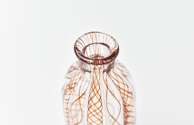 レースガラス 花瓶 生島明水 レース小瓶（赤） ｜ 暮らしのうつわ花田 和食器 通販