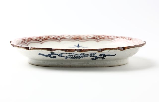 松浦コータロー 31 色絵ケラトサウルス楕円輪花皿 ｜ 暮らしのうつわ