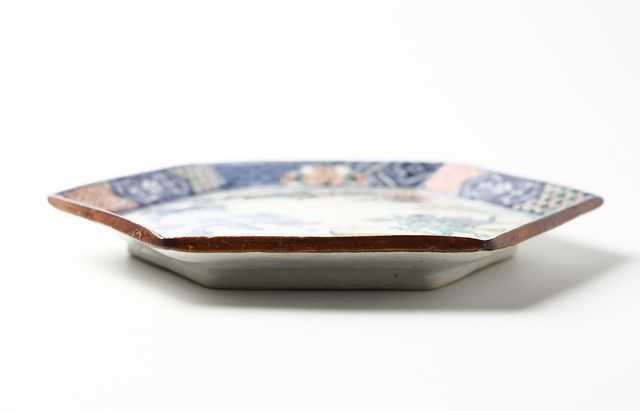 松浦コータロー 22 色絵祥瑞恐竜文六角皿 ｜ 暮らしのうつわ花田 和