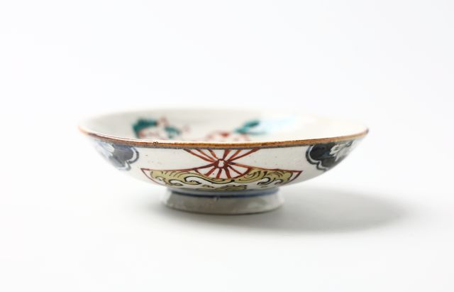 松浦コータロー 43 色絵瓢箪から駒文平盃（赤駒） ｜ 暮らしのうつわ