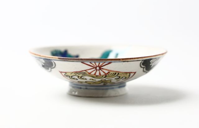 松浦コータロー 44 色絵瓢箪から駒文平盃（青駒） ｜ 暮らしのうつわ