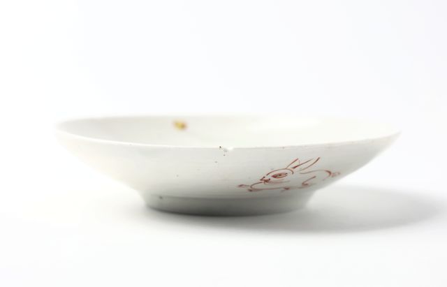 松浦ナオコ 4 赤絵花兎文5寸皿 ｜ 暮らしのうつわ花田 和食器 通販
