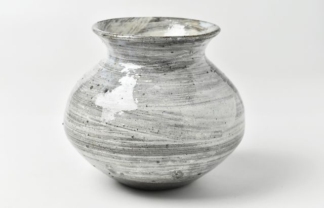 唐津、刷毛目千段花器 刷毛目・唐津・小鹿田【うまか陶】