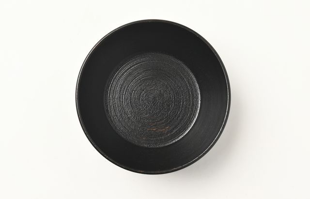 のん　銘々皿　黒地独楽繋(こまつなぎ)　5枚組×３セット　ほか2点 のん 銘々皿 黒地独楽繋(こまつなぎ) 5枚組×3セット ほか2点 黒釉