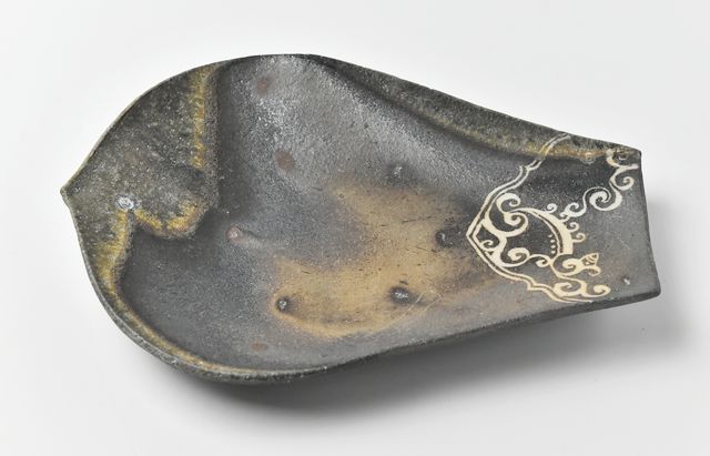 土本訓寛・久美子 34 焼締象嵌蓮弁皿（大） ｜ 暮らしのうつわ花田 和