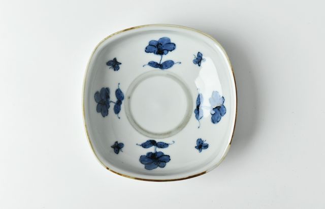 小林巧征 4寸四方反り鉢染付花蝶文 ｜ 暮らしのうつわ花田 和食器 通販