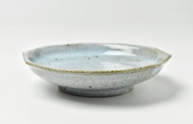 古賀雄二郎 十角深皿5寸 藁灰釉【H】 ｜ 暮らしのうつわ花田 和食器 通販