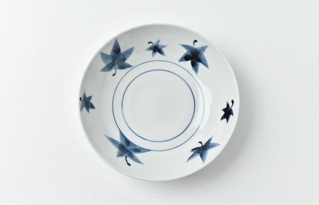 伊藤孝英 染付もみじ5.5寸浅鉢 ｜ 暮らしのうつわ花田 和食器 通販