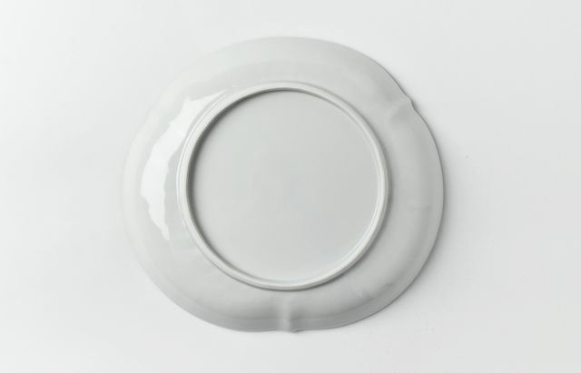 水野克俊 50 白磁口紅三ツ輪花変形皿 ｜ 暮らしのうつわ花田 和食器 通販