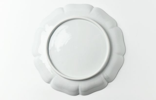 水野克俊 27 白磁口紅輪花盤 ｜ 暮らしのうつわ花田 和食器 通販