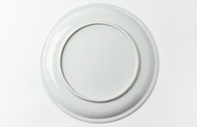 水野克俊 43 白磁ピューター9寸皿 ｜ 暮らしのうつわ花田 和食器 通販