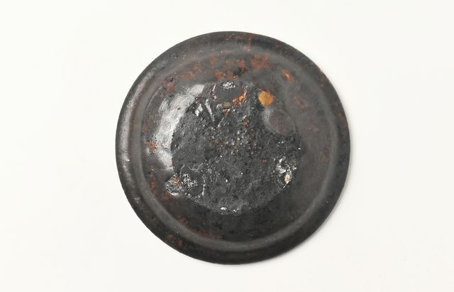 吉田学 縁厚4寸皿鉄釉 ｜ 暮らしのうつわ花田 和食器 通販