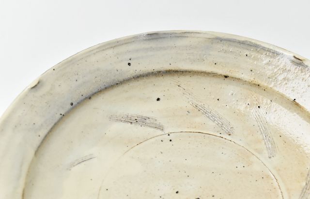 雪ノ浦裕一 49A 粉引輪花櫛目大皿 ｜ 暮らしのうつわ花田 和食器 通販