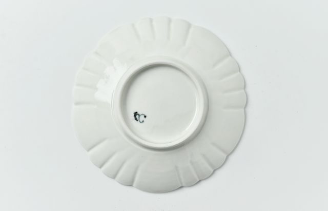 阿部春弥・みか 白磁花形4.5寸皿 ｜ 暮らしのうつわ花田 和食器 通販