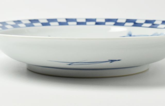 西納三枝 1 染付槍梅文尺皿 ｜ 暮らしのうつわ花田 和食器 通販