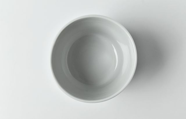 西納三枝 染付槍梅文そば猪口 ｜ 暮らしのうつわ花田 和食器 通販