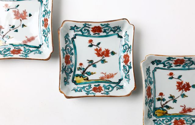 2925 時代　唐物　花文　四方　蓋物　菓子器 山本恭代 17 色絵牡丹図唐草四方皿 ｜ 暮らしのうつわ花田 和食器 通販