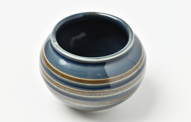 宮岡麻衣子 33 錆瑠璃線文壺 ｜ 暮らしのうつわ花田 和食器 通販