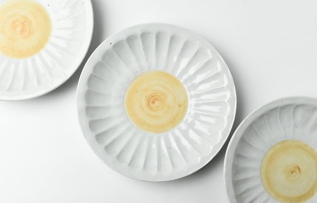 中尾万作 41 白磁サビ丸7寸皿 ｜ 暮らしのうつわ花田 和食器 通販