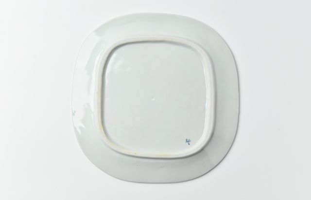 稲村真耶 草花文7.5寸丸四方皿 ｜ 暮らしのうつわ花田 和食器 通販