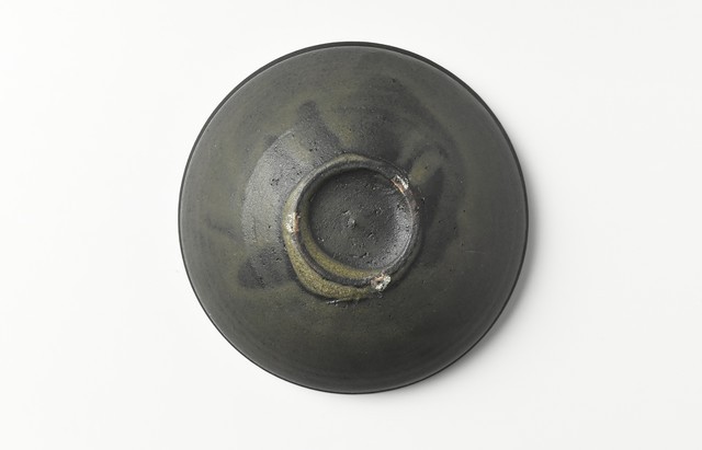 荒賀文成 黒釉五寸馬盥皿｜和食器 通販 暮らしのうつわ 花田