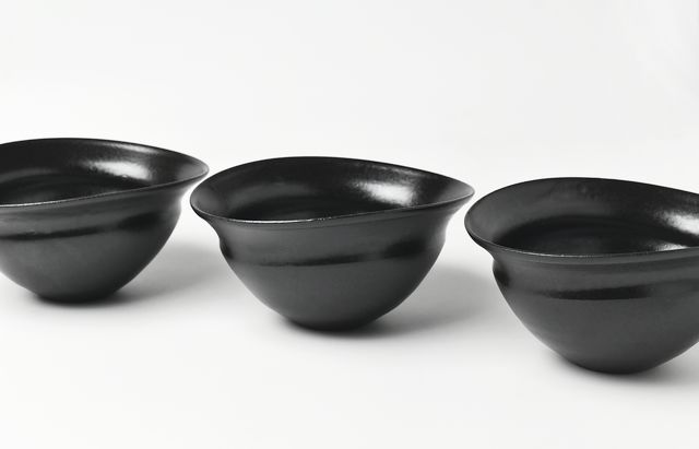 鉢■武蔵野盛鉢【陶祥窯作】招月庭陶 所・黒釉 金彩 大鉢 お茶道具 菓子器■ 荒賀文成 黒釉馬盥鉢6寸 ｜ 暮らしのうつわ花田 和食器 通販