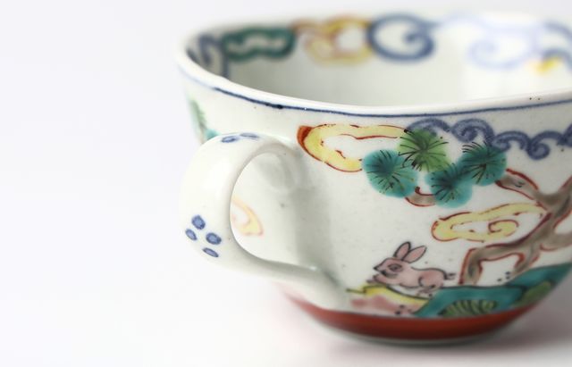 松浦ナオコ 27 色絵松雲馬文スープカップ ｜ 暮らしのうつわ花田 和