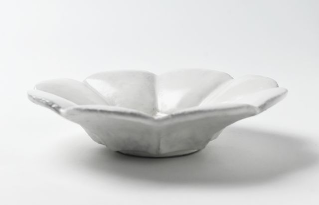 安部太一 2C 白釉色絵輪花皿八弁【202605】 ｜ 暮らしのうつわ花田 和