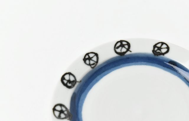桃青窯　皿 モイスト青磁 金彩 桃三ツ足小皿 | 畑萬陶苑 ONLINE SHOP