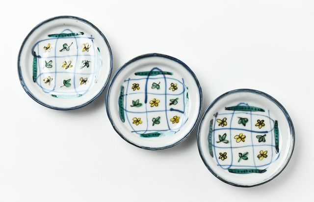 正木春蔵 色絵染附 うねり格子文豆皿 ｜ 暮らしのうつわ花田 和食器 通販
