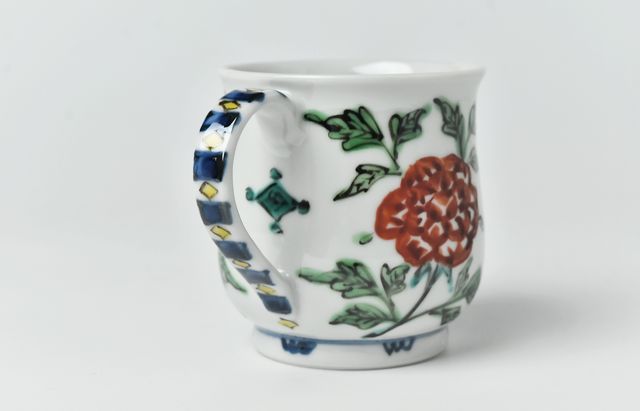 正木春蔵 色絵染附 草花文マグカップ ｜ 暮らしのうつわ花田 和食器 通販