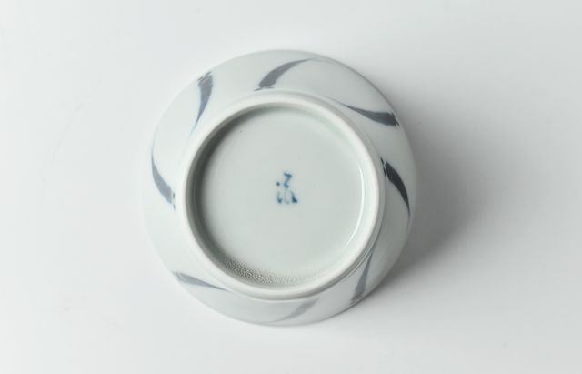 岩永浩 メダカ文小鉢 ｜ 暮らしのうつわ花田 和食器 通販