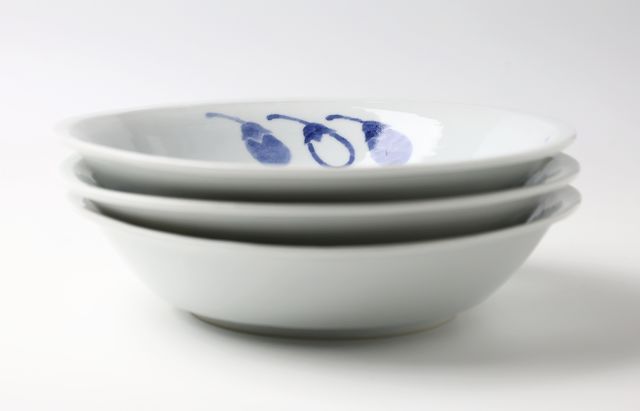 中皿 小皿 白磁 染付 美品 4枚 薄造り 海野裕 染付茄子並び平鉢 ｜ 暮らしのうつわ花田 和食器 通販