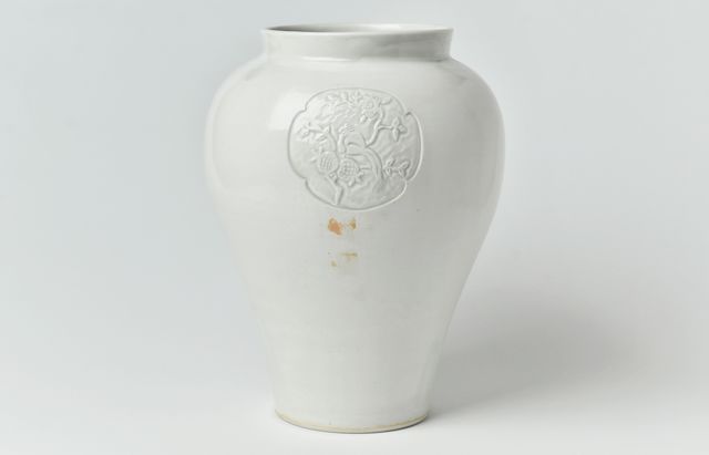 阿部春弥・みか 2 白磁窓花鳥文壺 ｜ 暮らしのうつわ花田 和食器 通販