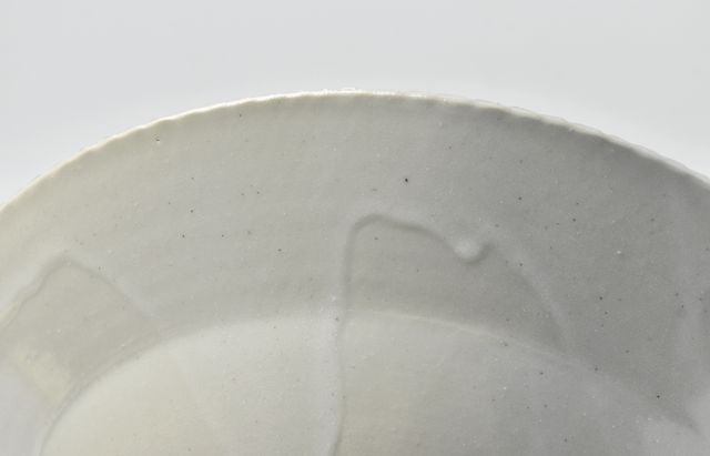 安齋新・厚子 39 白磁ギザギザリム鉢 ｜ 暮らしのうつわ花田 和食器 通販