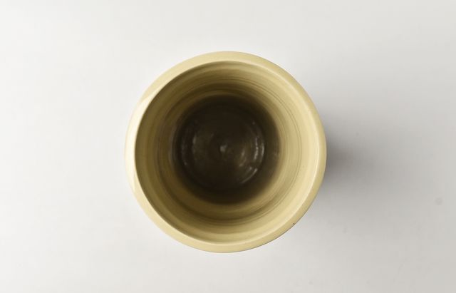 安齋新・厚子 42 米色青磁花入 ｜ 暮らしのうつわ花田 和食器 通販