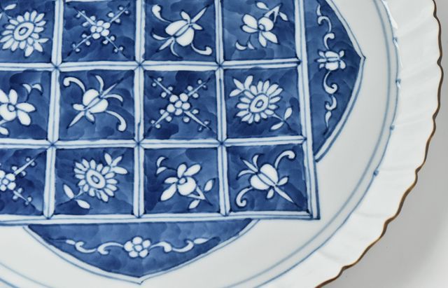 西納三枝 染付花文色紙輪花9.5寸皿 ｜ 暮らしのうつわ花田 和食器 通販