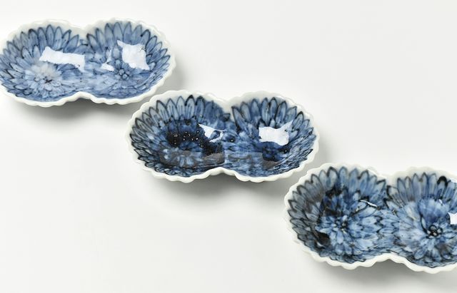 山本恭代 21 染付双菊形小付 ｜ 暮らしのうつわ花田 和食器 通販