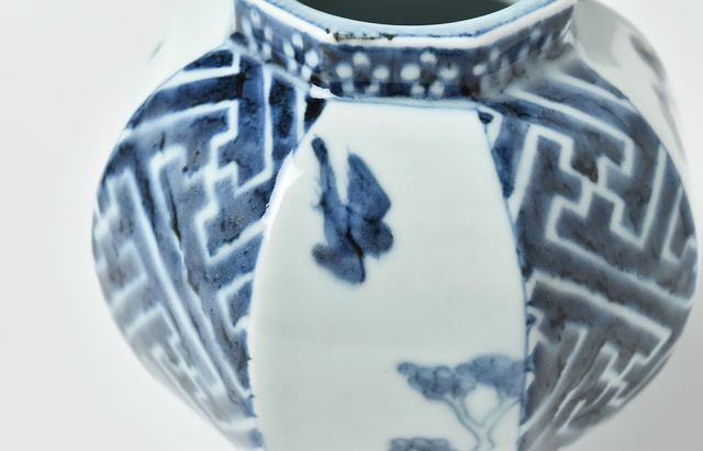 宮岡麻衣子 面取紗綾形山水文壺 ｜ 暮らしのうつわ花田 和食器 通販
