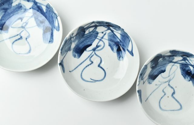 中皿 小皿 白磁 染付 美品 4枚 薄造り 中皿 小皿 白磁 染付 美品 4枚