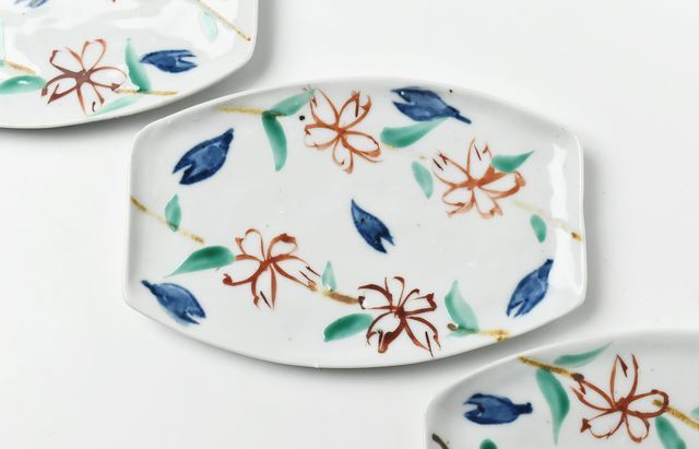 中尾万作 色絵桜台皿（中） ｜ 暮らしのうつわ花田 和食器 通販