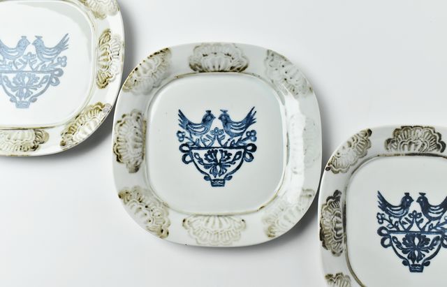 稲村真耶 印判双鶏文7.5寸丸四方皿 ｜ 暮らしのうつわ花田 和食器 通販