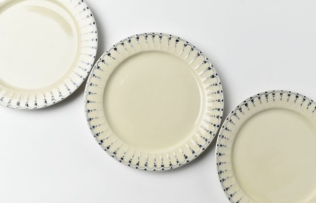 稲村真耶 生成レース文7.5寸皿 ｜ 暮らしのうつわ花田 和食器 通販