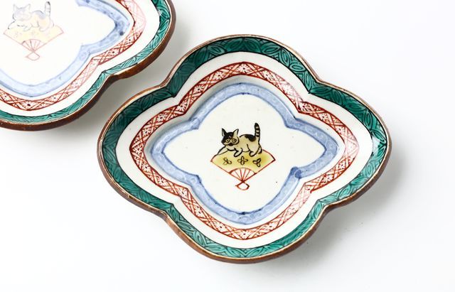 松浦コータロー　皿 蓋の立派なディメトロドンや 色鮮やかで繊細な絵付けが美しい 松浦