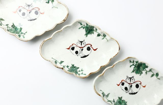 松浦ナオコ 21 色絵牡丹猫文菱形皿 ｜ 暮らしのうつわ花田 和食器 通販