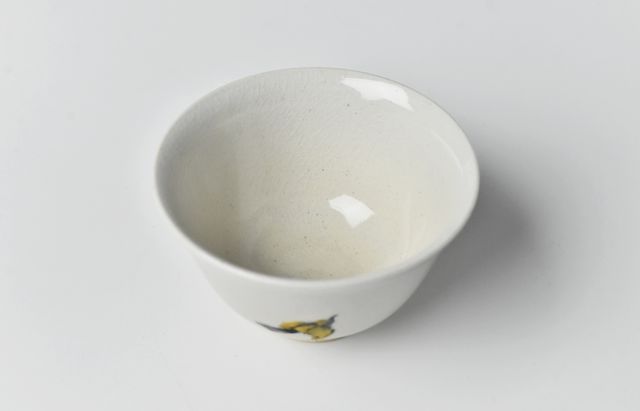 松本郁美　碗 松本郁美 14 貫入灰釉花文装飾碗 ｜ 暮らしのうつわ花田 和食器 通販