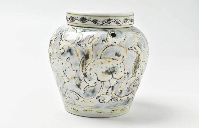 松本郁美 29 貫入灰釉茶入れ壺（鹿） ｜ 暮らしのうつわ花田 和食器 通販