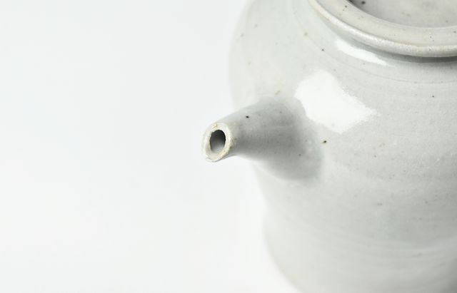 日高伸治 1A ティーポットL青白磁 ｜ 暮らしのうつわ花田 和食器 通販